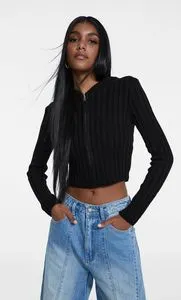 Hooded jumper offers at S$ 29.99 in Stradivarius
