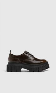 Brown blucher shoes offers at S$ 45.99 in Stradivarius