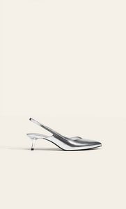 Mid-heel slingback shoes offers at S$ 29.99 in Stradivarius