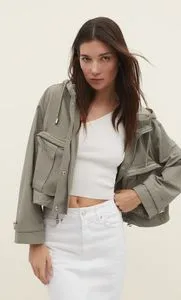 Hooded parka with front pockets offers at S$ 49.99 in Stradivarius