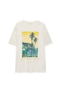 Short sleeve T-shirt with photo offers at S$ 19.9 in Pull & Bear