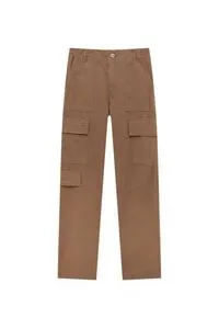 Multi-pocket cargo trousers offers at S$ 49.9 in Pull & Bear