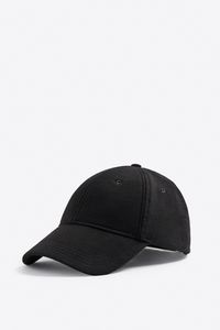 FLANNEL CAP offers at S$ 39.9 in ZARA
