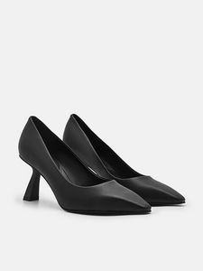 Amelie Leather Pumps offers at S$ 89.9 in Pedro